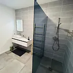 Moderne Spacieuse Garage *