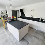 Moderne Spacieuse Garage