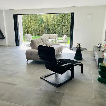 Moderne Spacieuse Garage *