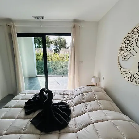 Moderne Spacieuse Garage Vila *